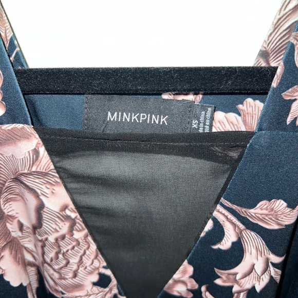 MINKPINK pink and navy floral sleeveless top - Picture 5 of 5